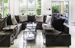 Smart TV, video game console, Netflix, streaming services