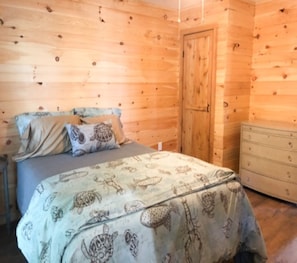 2 bedrooms, free WiFi, bed sheets - RIVERTON LAKESIDE COTTAGE ON PICKWICK LAKE (Cherokee)