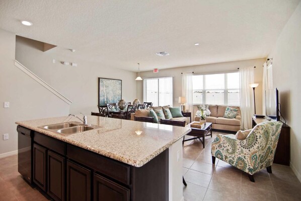 Apartment, Multiple Beds (5131 Compass Bay) | Private kitchen