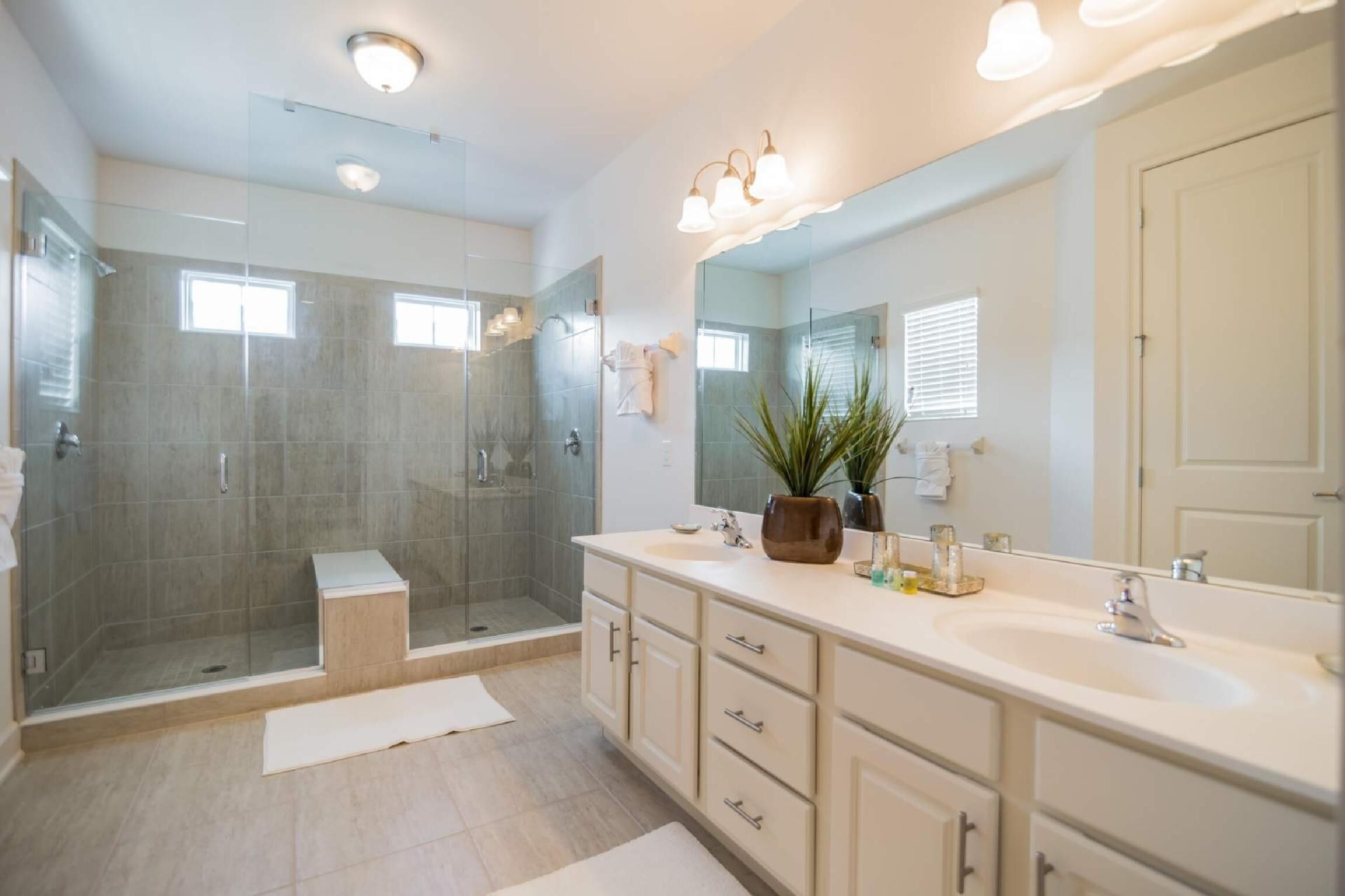 Apartment, Multiple Beds (1517 Reunion) | Bathroom | Free toiletries, hair dryer