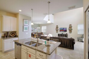 Apartment, Mehrere Betten (2914 Paradise Palms) | Eigene Küche