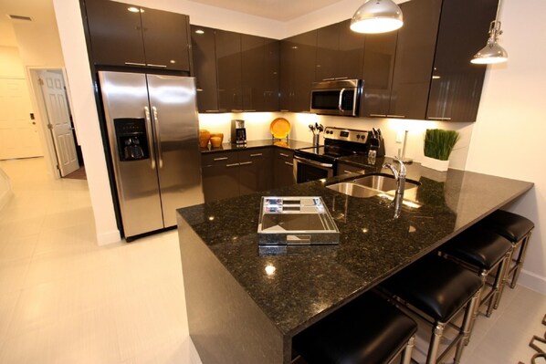 Apartment, Multiple Beds (17517 Dream) | Private kitchen | Fridge, microwave, stovetop, dishwasher