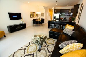 Departamento, varias camas (17517 Dream) | Sala de estar | Televisión, Netflix, reproductor de DVD y servicios de streaming 