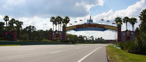 Apartment, Multiple Beds (2627 Windsor Hills) | Street view