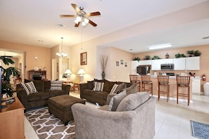 Apartment, Mehrere Betten (2627 Windsor Hills) | Wohnzimmer | Flachbildfernseher, DVD-Player, Tischfußball, Tischtennisplatte
