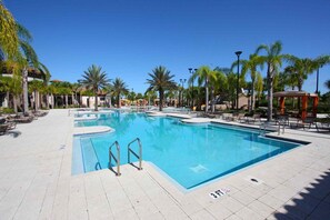 Departamento, varias camas (4201 Solterra) | Alberca | Alberca al aire libre 