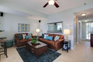 Maison, plusieurs lits (437 Little Harbor) | Salle de séjour | Télévision à écran plat, lecteur de DVD, chaîne hi-fi