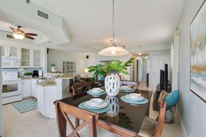 House, Multiple Beds (437 Little Harbor) | Private kitchen - 437 Little Harbor (Ruskin)