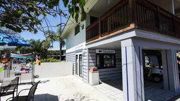 單棟房屋, 多張床 (437 Little Harbor) | 外觀