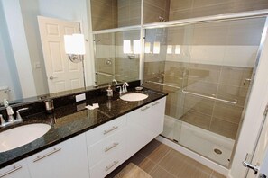 House, Multiple Beds (1507 Dream) | Bathroom | Hair dryer - 1507 Dream (Clermont)