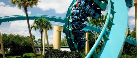 House, Multiple Beds (3060 Caribe Cove) | Exterior