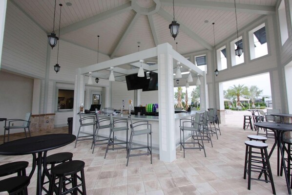 House, Multiple Beds (4815 Storey Lake) | Sports bar