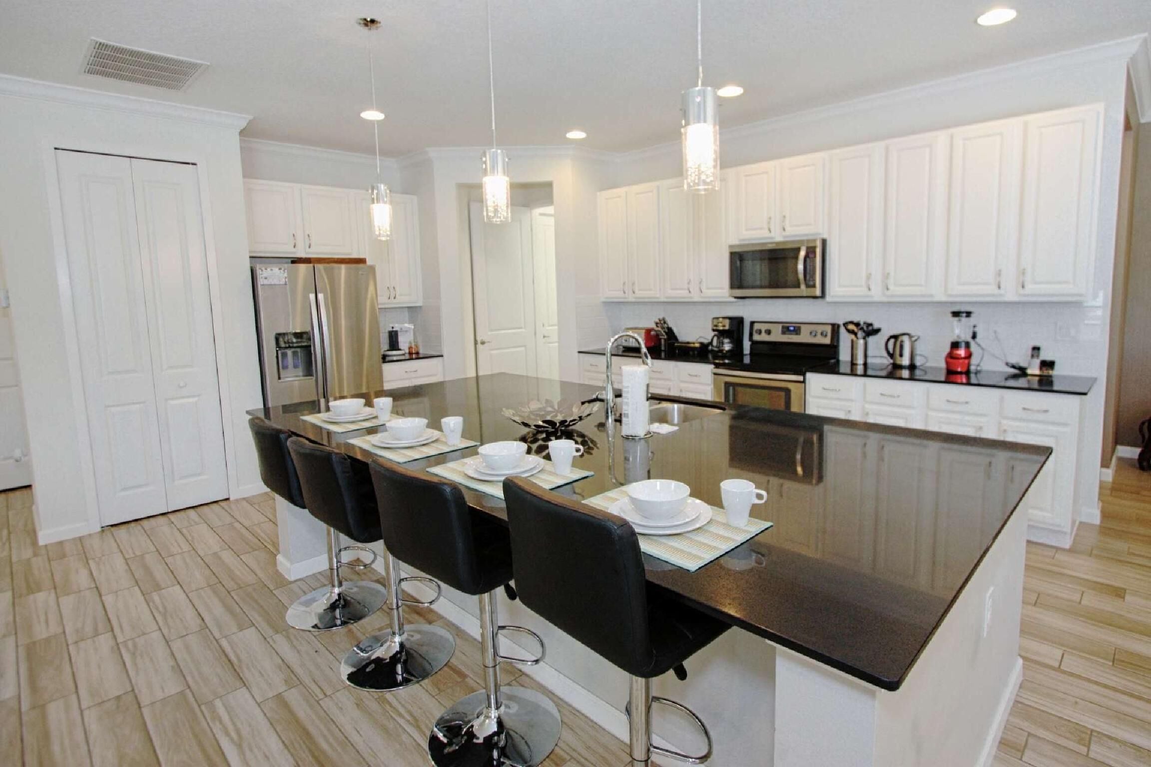 Apartment, Multiple Beds (3941 Sonoma) | Private kitchen | Fridge, microwave, stovetop, dishwasher