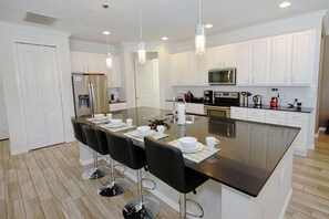 Private kitchen - 3941 Sonoma (Kissimmee)