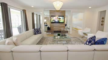 شقة - عدة أسرّة (3941 Sonoma) | غرفة المعيشة | تلفزيون بشاشة مسطحة، مشغل دي في دي، كرة قدم الطاولة، تنس طاولة