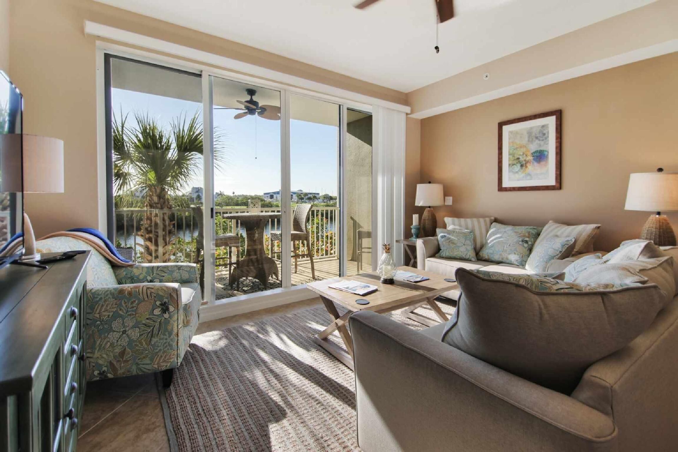 公寓, 多張床 (565 Little Harbor) | 客廳 | 平面電視、DVD 播放機