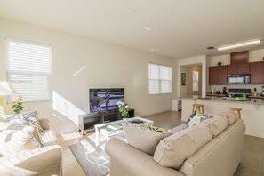 Apartment, Multiple Beds (5114 Compass Bay) | Living room