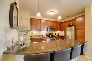 Apartment, Multiple Beds (5048 Vista Cay) | Private kitchen | Fridge, microwave, stovetop, dishwasher