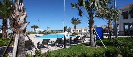 Ferienhaus, Mehrere Betten (4888 Storey Lake) | Pool | Außenpool, Liegestühle