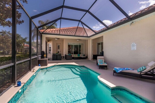 Ferienhaus, Mehrere Betten (7420 Reunion) | Pool | Außenpool, Liegestühle