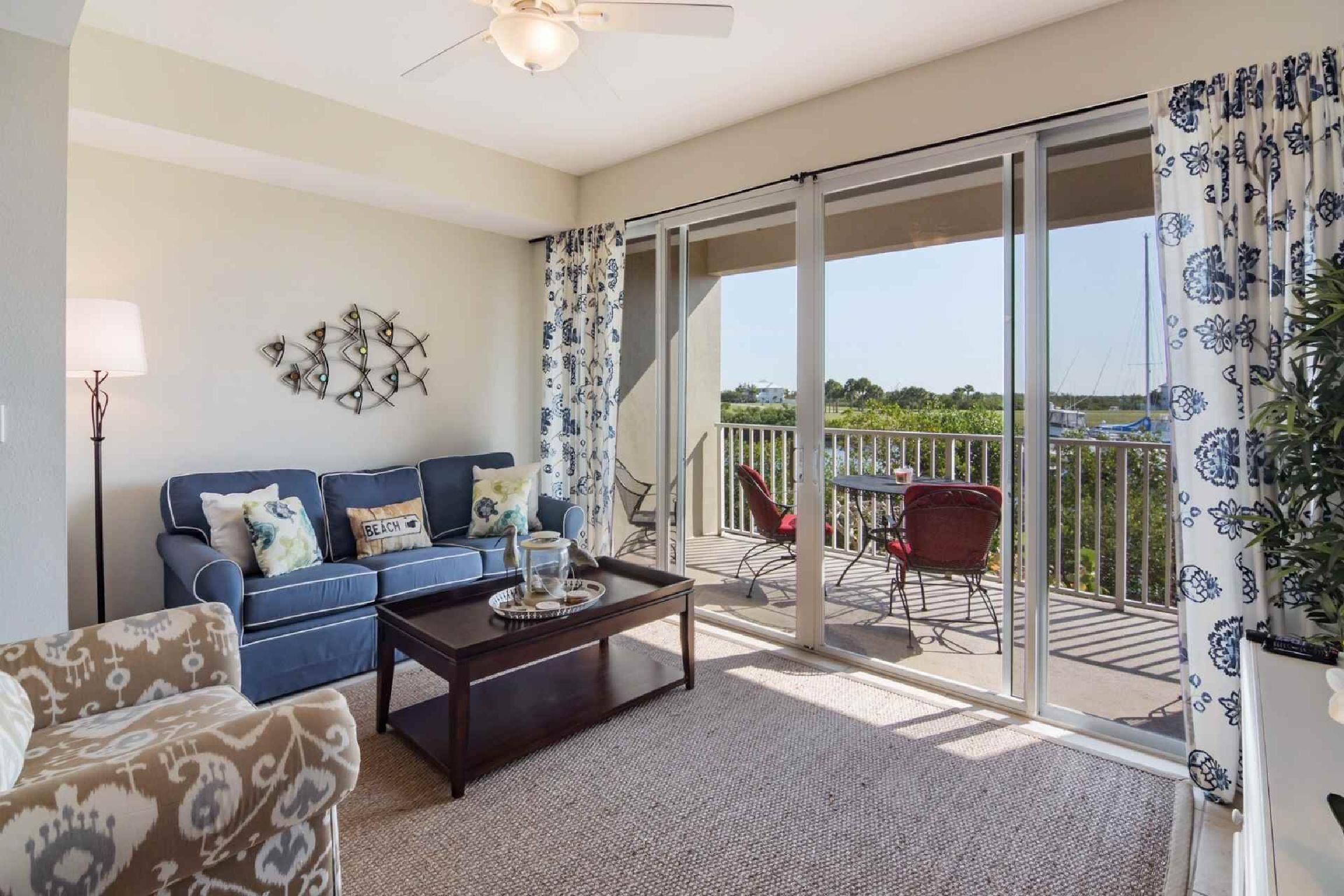 Apartment, Berbilang Katil (433 Little Harbor) | Ruang tamu | TV skrin rata, pemain DVD 