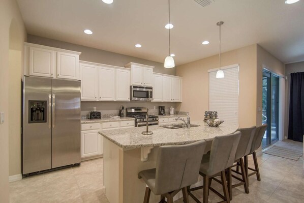 Apartment, Multiple Beds (4970 Trafalgar Village) | Private kitchen - 4970 Trafalgar Village (Kissimmee)