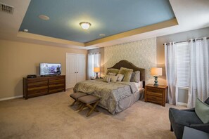 Apartment, Multiple Beds (4970 Trafalgar Village)