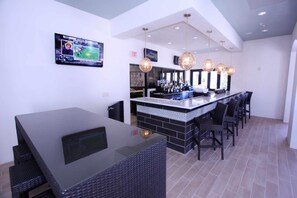 Apartment, Multiple Beds (2054 Windsor at Westside) | Private kitchen | Fridge, microwave, stovetop, dishwasher