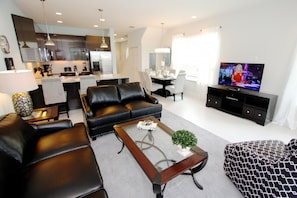Apartment, Multiple Beds (17325 Dream) | Living room | TV, DVD player