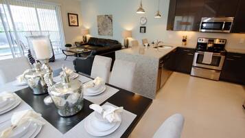 Apartment, Multiple Beds (17325 Dream) | Private kitchen | Fridge, microwave, stovetop, dishwasher