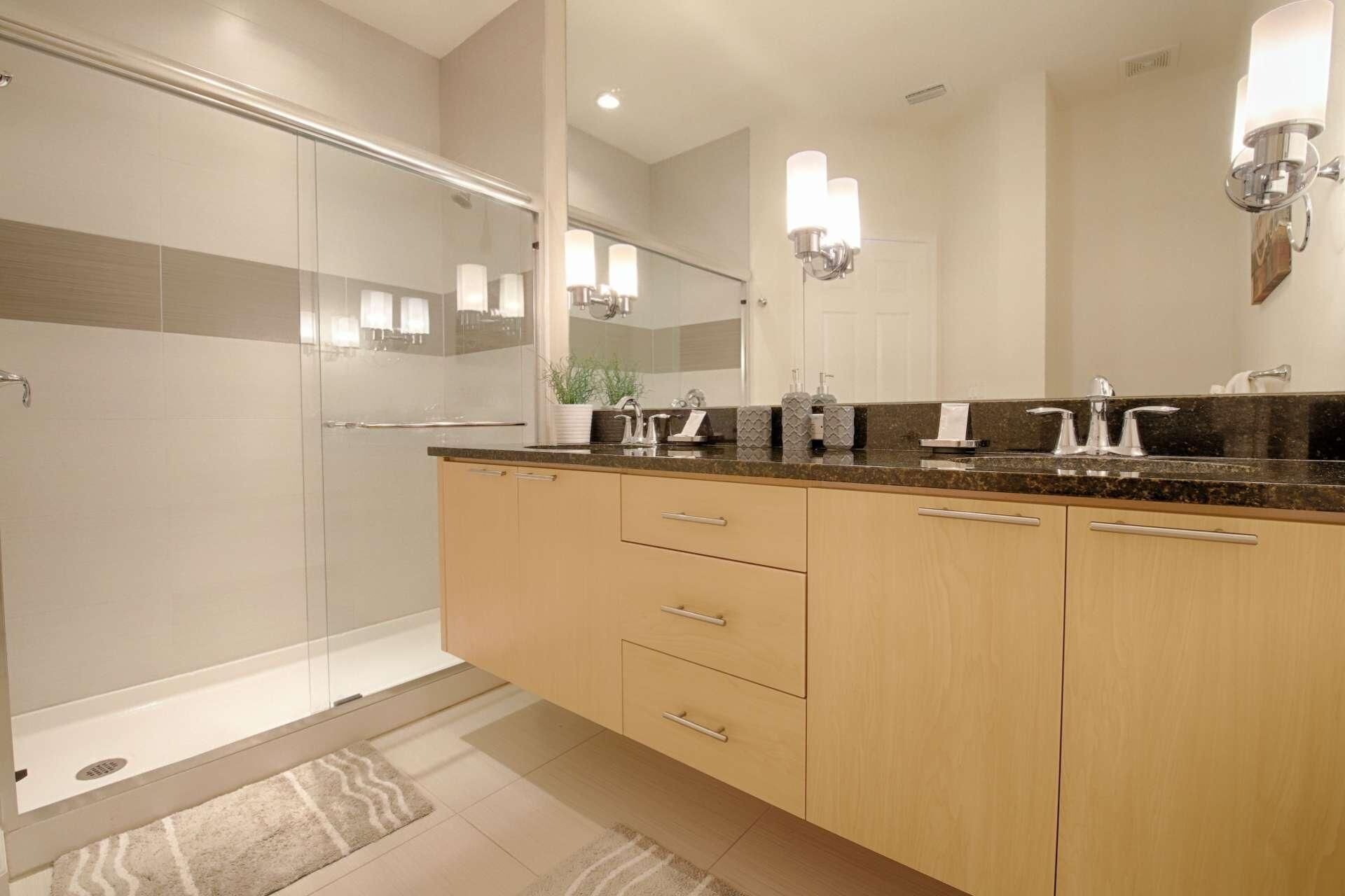 Apartment, Multiple Beds (1514 Dream) | Bathroom | Free toiletries, hair dryer