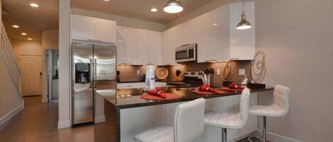 Apartment, Multiple Beds (17427 Dream) | Private kitchen | Fridge, microwave, stovetop, dishwasher