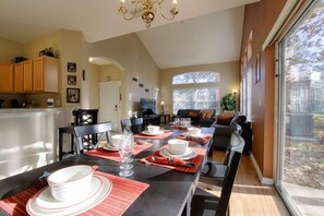 Apartamento, varias camas (8422 Emerald Island) | Cocina privada | Frigorífico, microondas, placa de cocina y lavavajillas