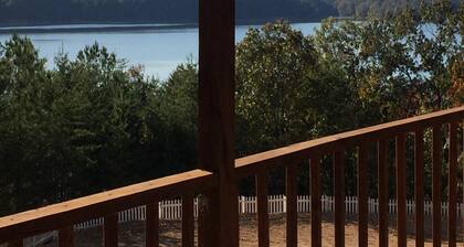 Rustic Cabin overlooking Pickwick Lake