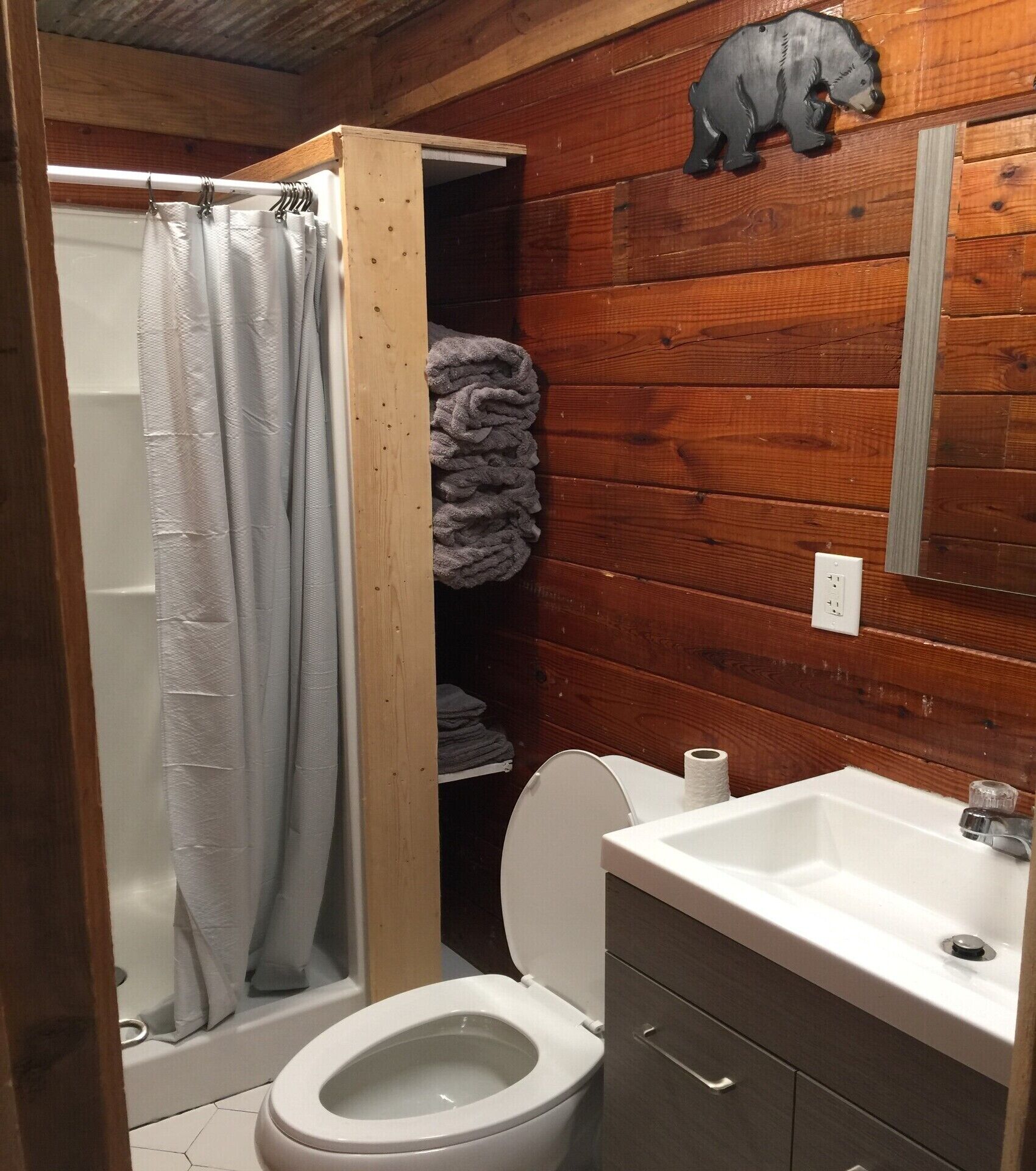 Rustic Cabin overlooking Pickwick Lake