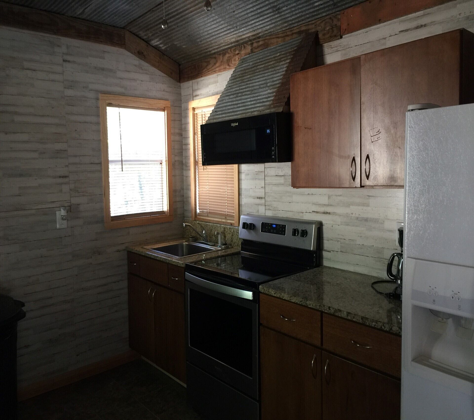 Rustic Cabin overlooking Pickwick Lake