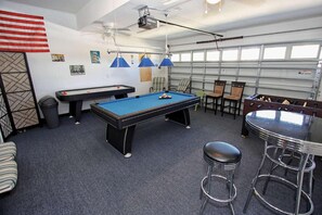 Apartment, Multiple Beds (1011 West Haven) | 5 bedrooms, free WiFi - 1011 West Haven (Davenport)