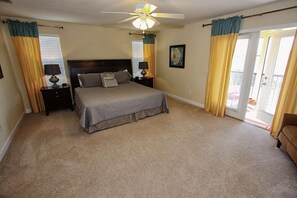 Apartment, Multiple Beds (1011 West Haven) | 5 bedrooms, free WiFi - 1011 West Haven (Davenport)