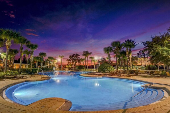 Apartamento, várias camas (7664 Windsor Hills) | Piscina | Piscina externa