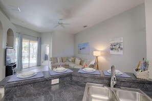 House, Multiple Beds (428 Calabay Parc) | Living room | Flat-screen TV, DVD player, table football - 428 Calabay Parc (Davenport)