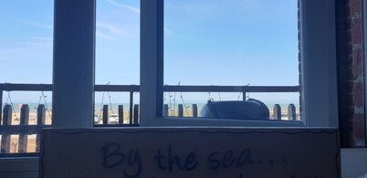 Entire Beach House, beautiful sea views & direct beach access on the Kent coast