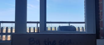 T's Beach House Vakker utsikt over sjøen og direkte tilgang til stranden