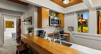 Vue magnifique! Meilleure offre à Big Sky hiver / été: WIFI, HotTub, piscine, cheminée