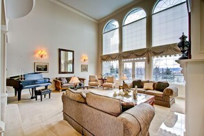 Quarto | Sala de estar | TV