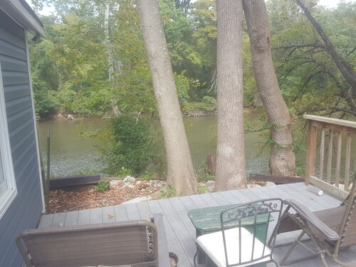 River views from Bed! Walk to Uptown & ECU