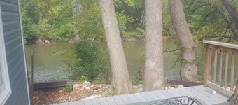 River views from Bed! Walk to Uptown & ECU