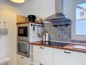 Fridge, microwave, oven, dishwasher - Dorf 4/Haus 10 by Interhome (Kirchheim)