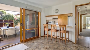 Family House, 2 Bedrooms | Terrace/patio - Foreshore Beach House ideal family spot (Dromana)