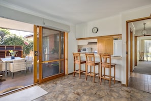 Family House, 2 Bedrooms | Terrace/patio - Foreshore Beach House ideal family spot (Dromana)