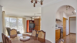 Family House, 2 Bedrooms | In-room dining - Foreshore Beach House ideal family spot (Dromana)